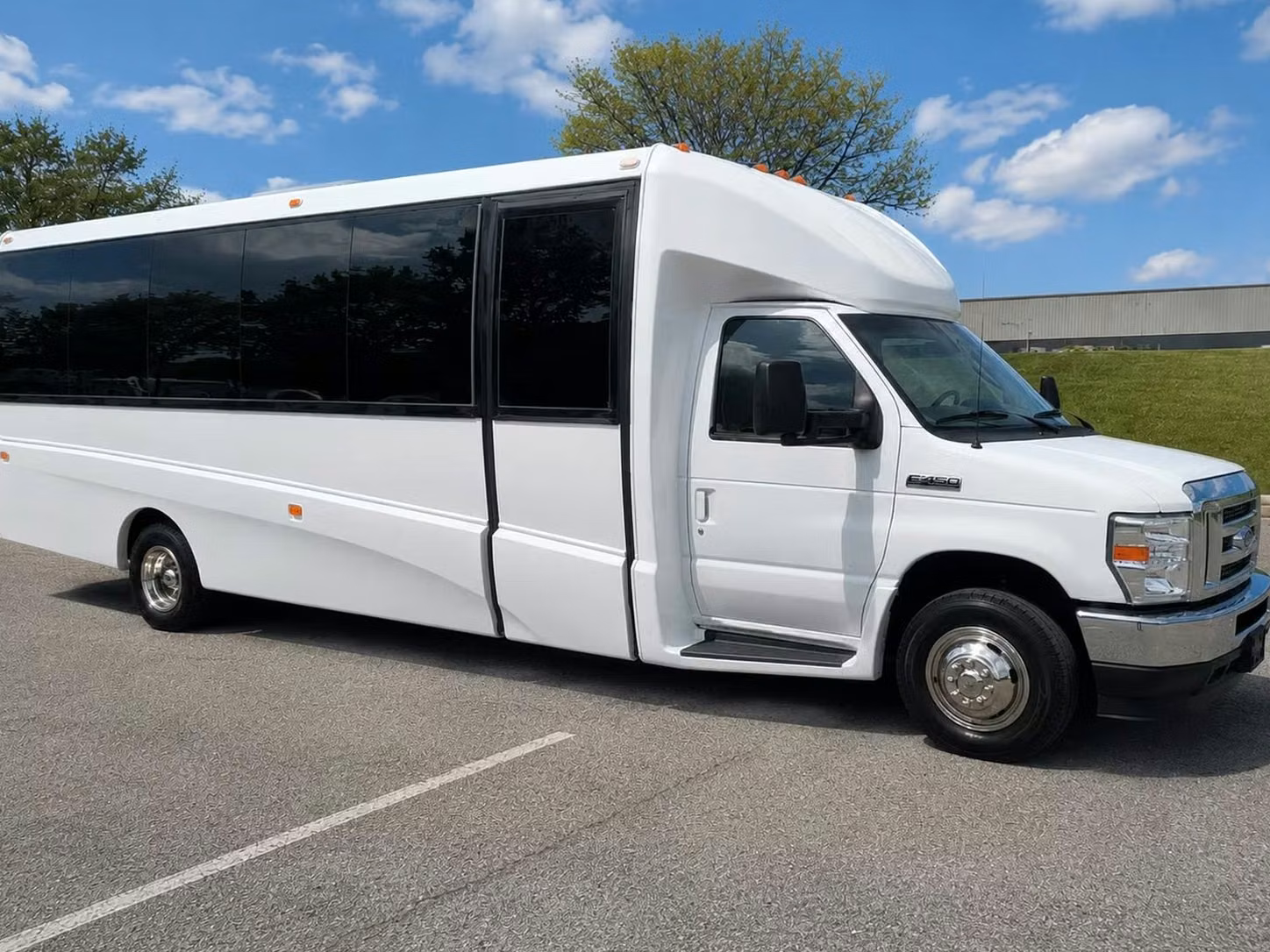 bella vista 20 passenger minibus rental